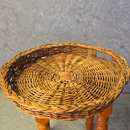 Vintage round wicker - round,