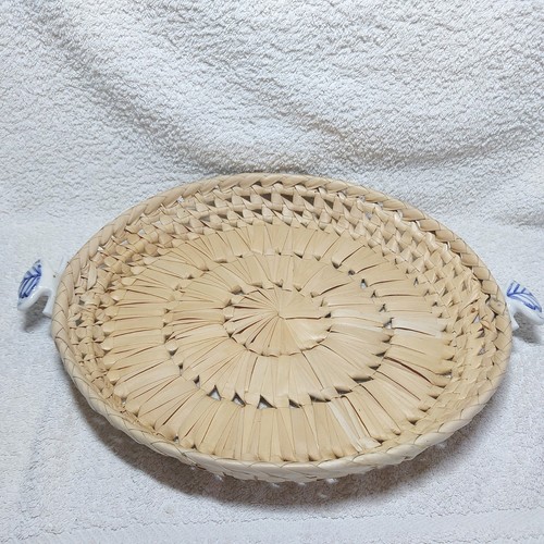 Round woven wicker shallow - round,